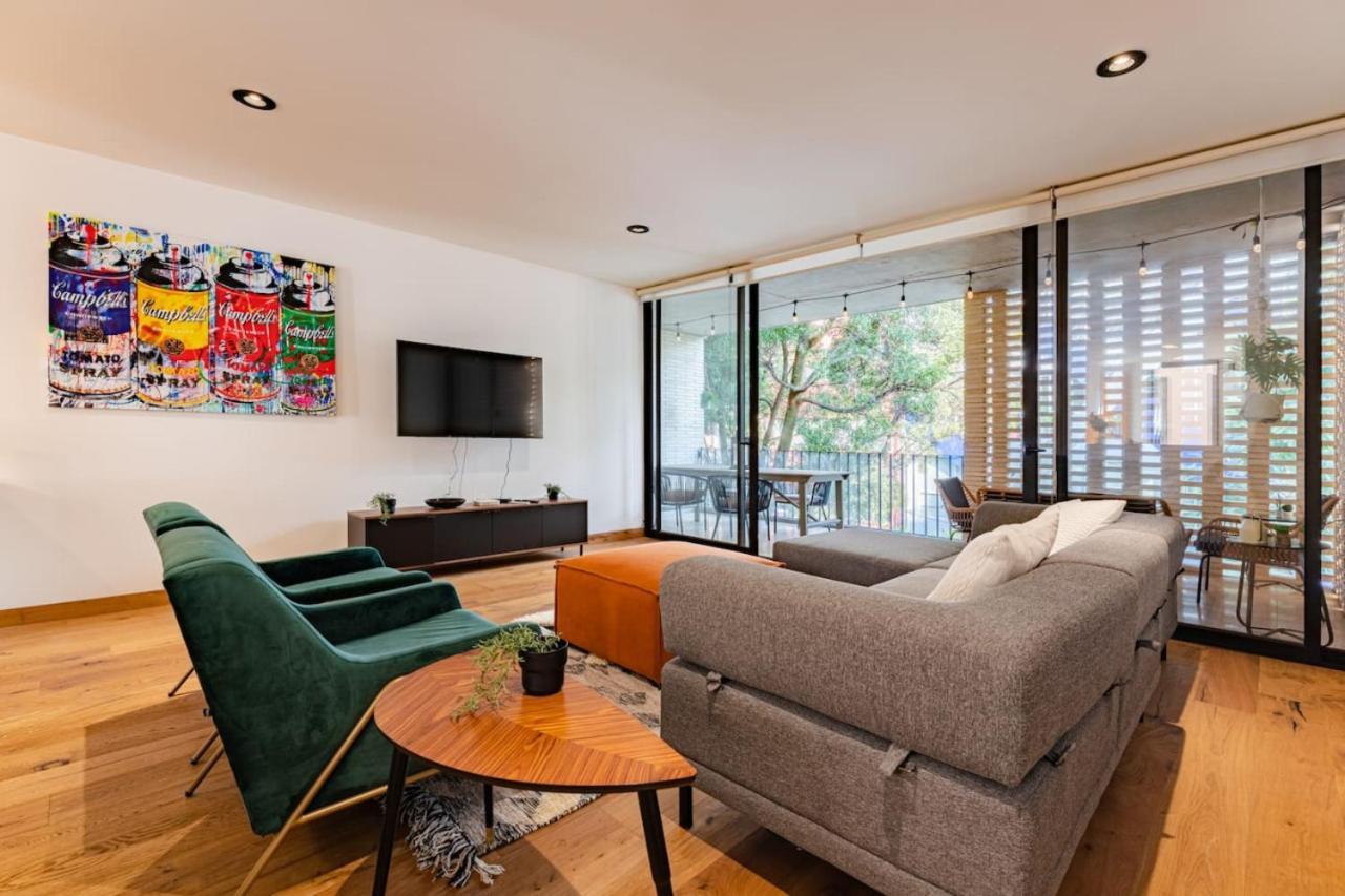 Spacious Art Filled Walk To Condesa Restaurants Holiday home Mexico City