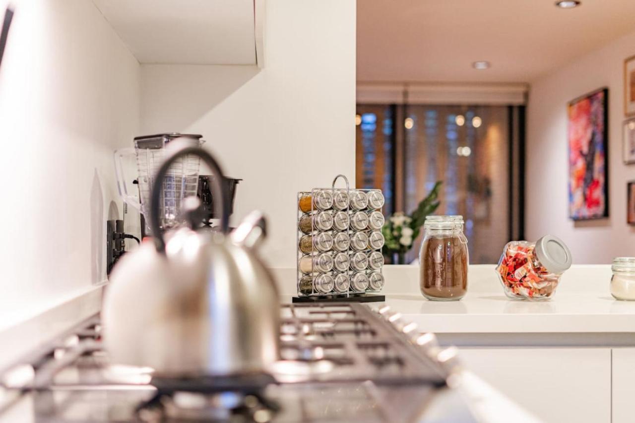 Spacious Art Filled Walk To Condesa Restaurants Holiday home