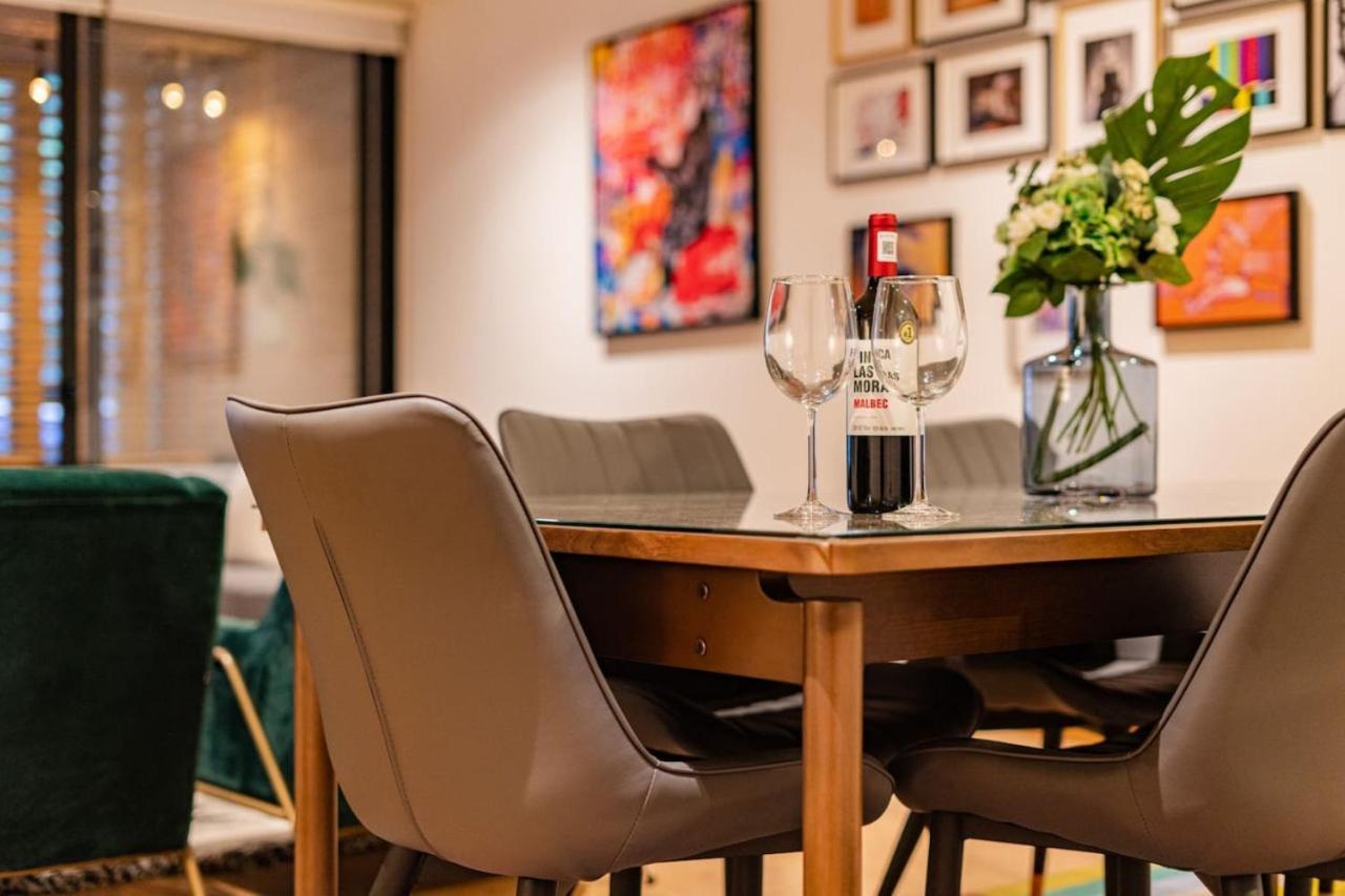Spacious Art Filled Walk To Condesa Restaurants Holiday home Mexico City